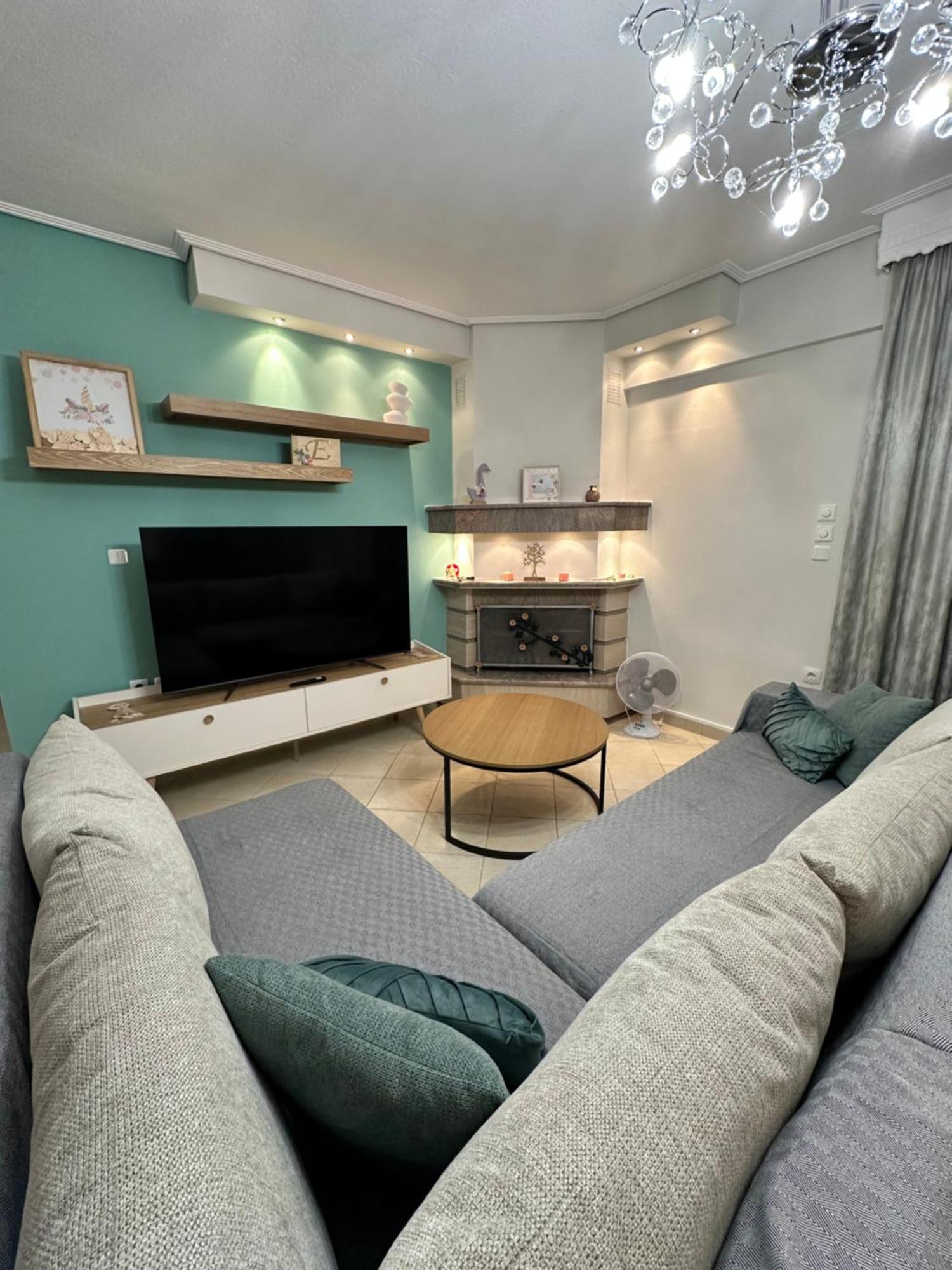 Mandalena Luxury Larissa Apartment Buitenkant foto