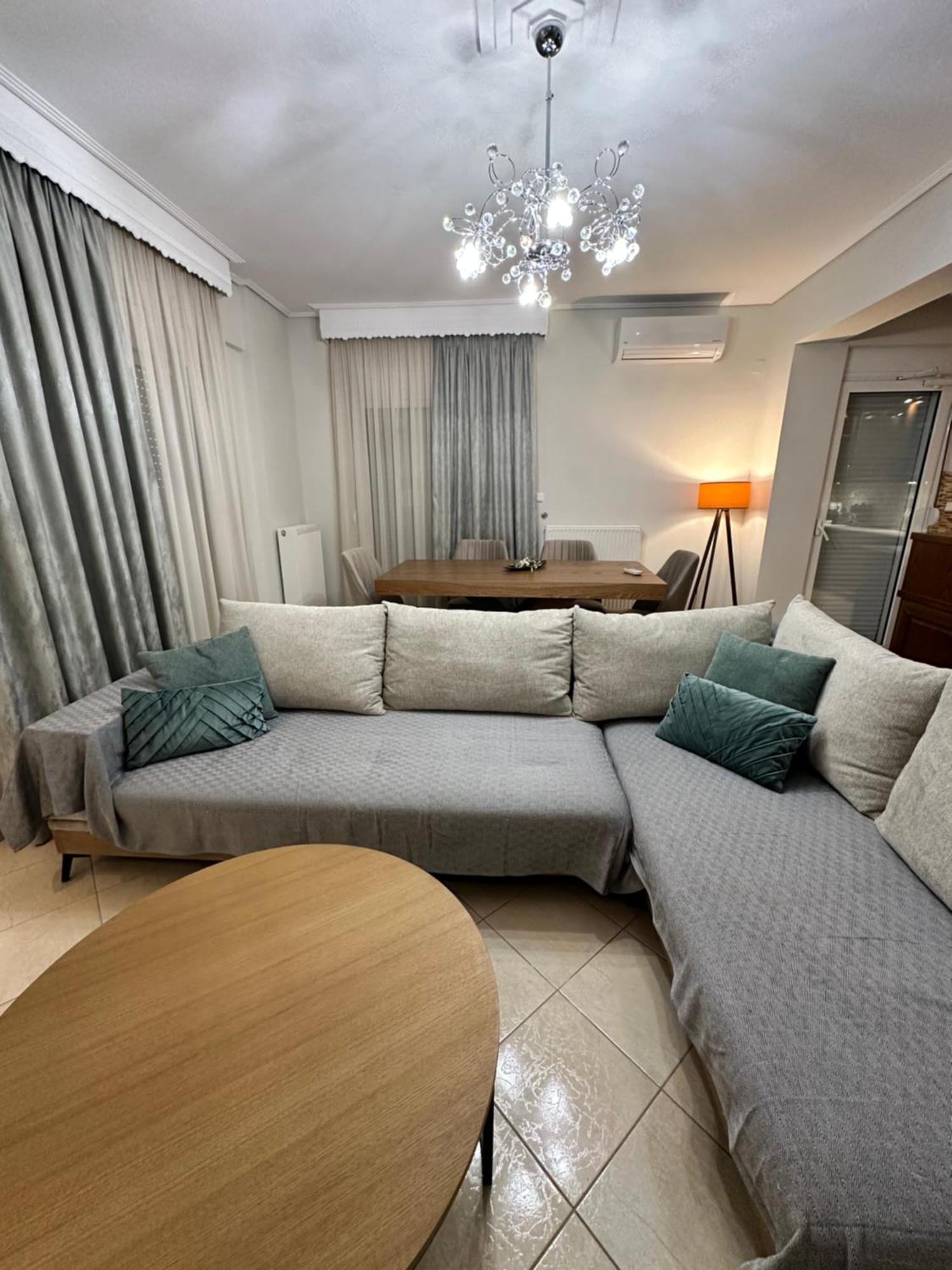 Mandalena Luxury Larissa Apartment Buitenkant foto